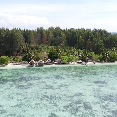 Coco Huts Guest House Waisai Esterno foto